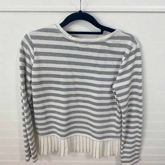 Maison Jules Gray and White Top w/ Pleaded Bottom - Picture 2 of 4